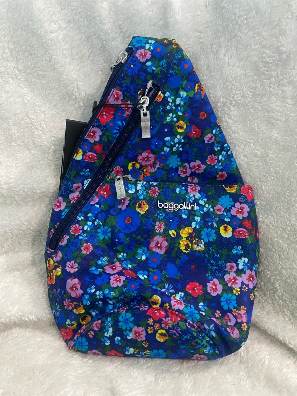 🆕💙Baggallini Mini Sling, Floral Market - Picture 2 of 9